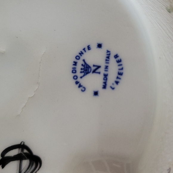 CAPIDIMONTE ITALY L'atelier vegetable small centerpiece 6" collection Porcelain - Picture 3 of 5